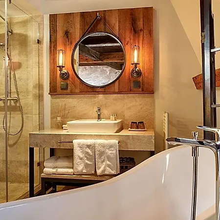 Pest-buda Design 4*