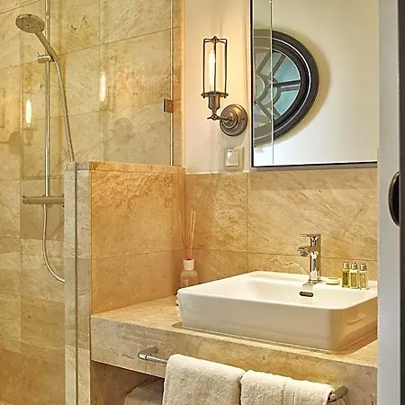 Pest-buda Design 4*