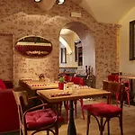 Pest-buda Design